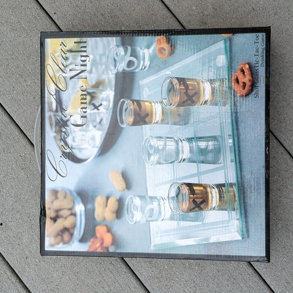 NWT Crystal Clear Game Night Shot Glass Tic Tac Toe - Picture 1 of 5